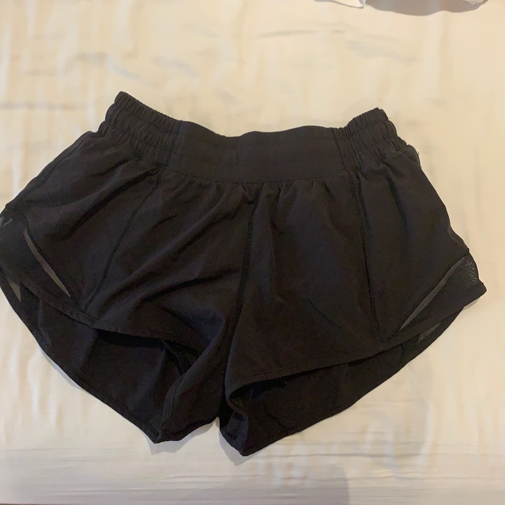 Lululemon hottie hot shorts SIZE 4